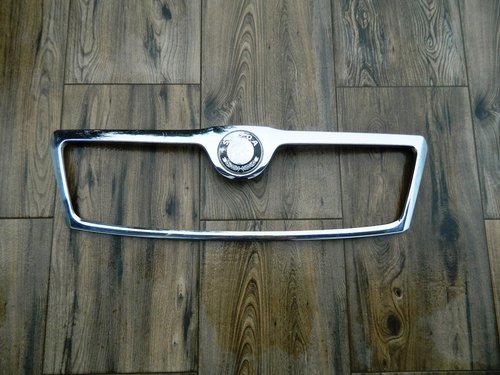 Onament croma grila capota Skoda Octavia 2 cod 1Z0853668