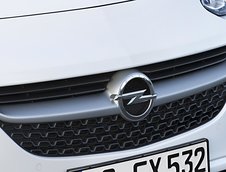 Opel Adam Black Link si Opel Adam White Link