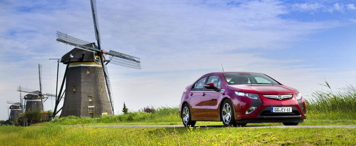Opel Ampera: livrari catre primii clienti Opel Ampera: livrari catre primii clienti