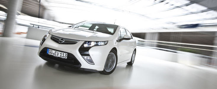 Opel Ampera, victorie dubla la 'Premiile Internet Auto 2011'