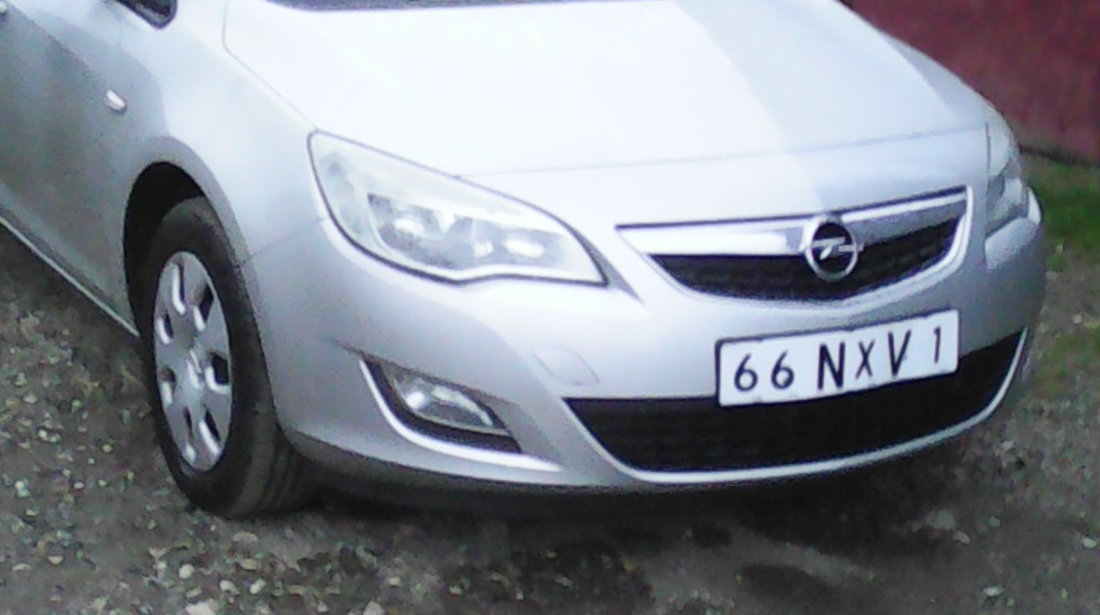 Opel Astra 1.4 turbo 2011