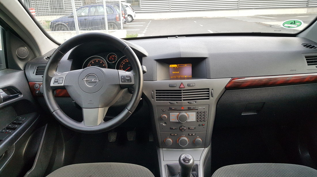 Opel Astra 1.6 benzina..xenon 2006