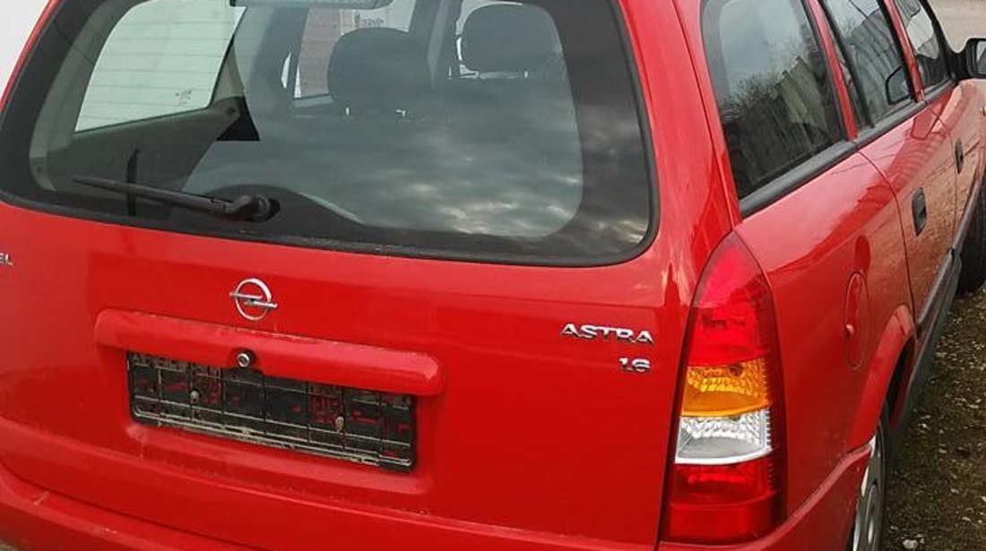 Opel Astra 1.6 Kombi rot 2001