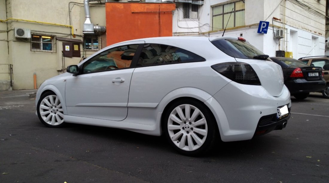 Opel Astra 1 6 Turbo 180 CP 132 KW