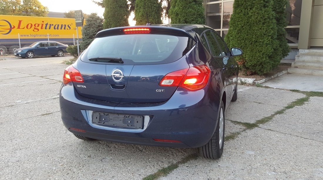 Opel Astra 1.7 Diesel 110 cp 2013