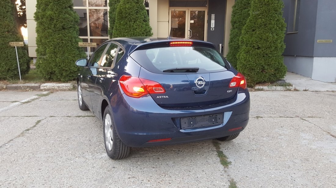 Opel Astra 1.7 Diesel 110 cp 2013