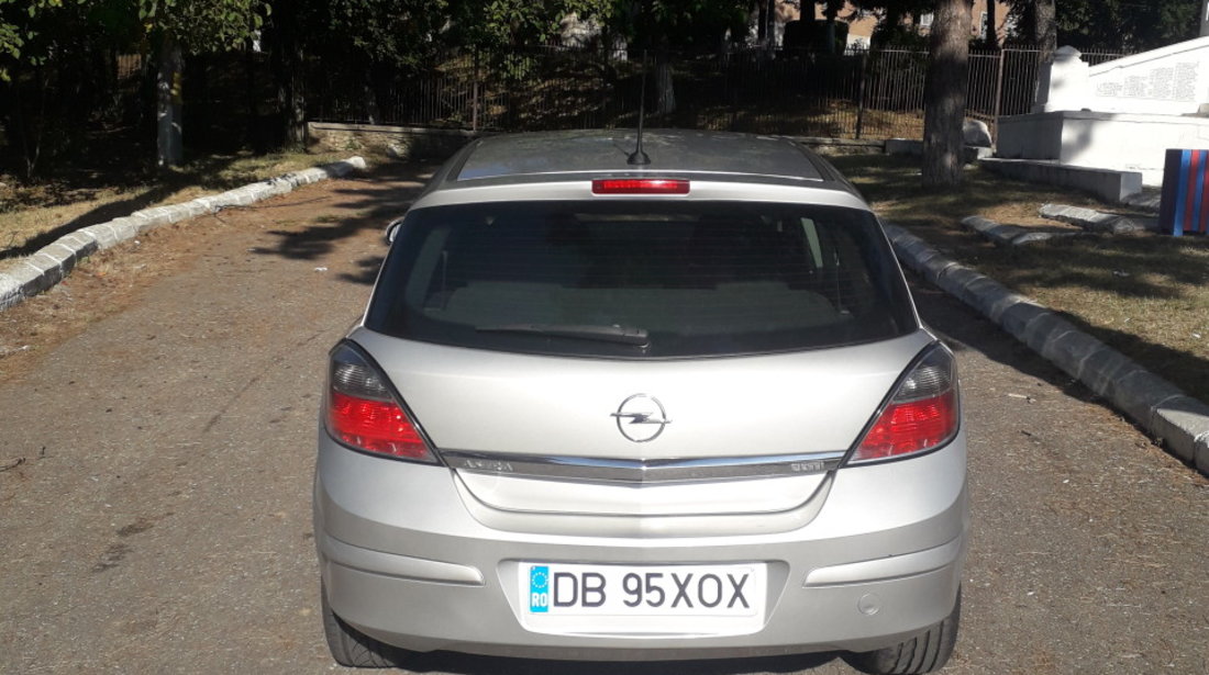 Opel Astra .13 2008