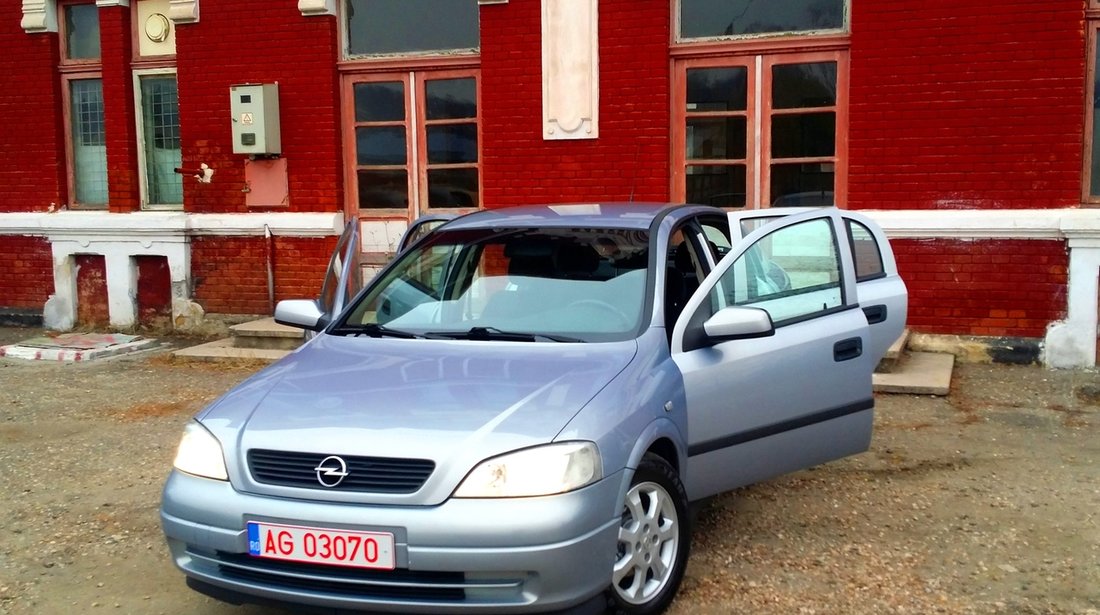 Opel Astra 16-16v 101 cp 2001