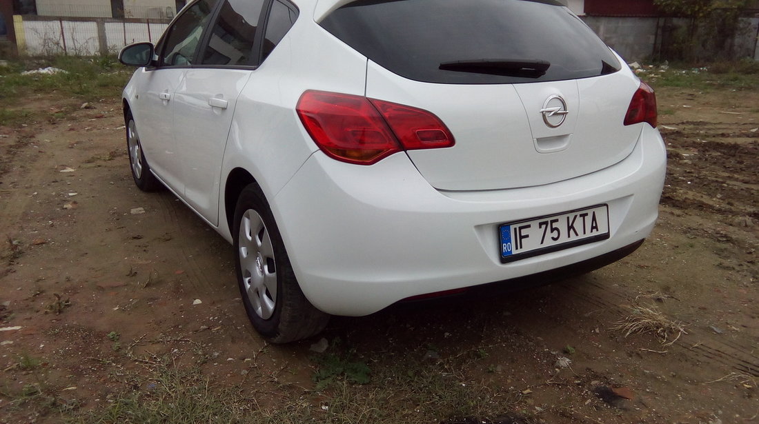 Opel Astra 1600 2011