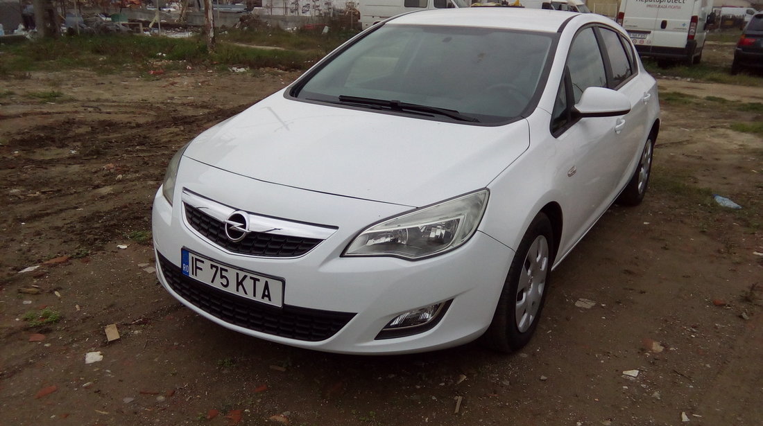 Opel Astra 1600 2011