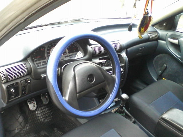Opel Astra 16i