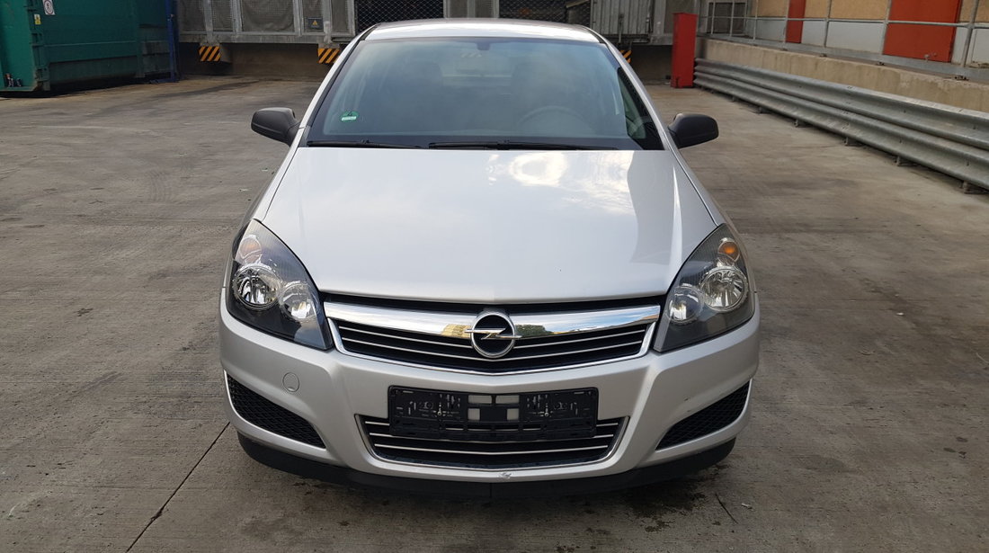 Opel Astra 1700 2010