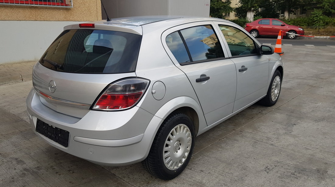 Opel Astra 1700 2010