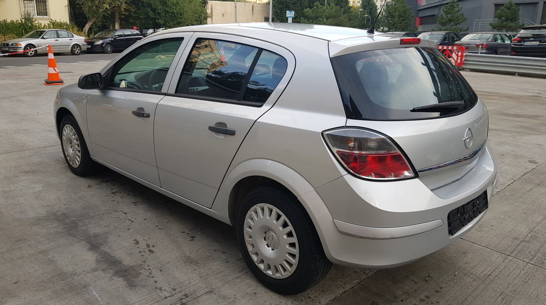 Opel Astra 1700 2010