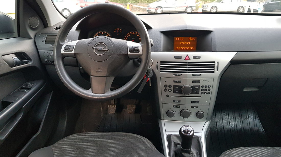 Opel Astra 1700 2010