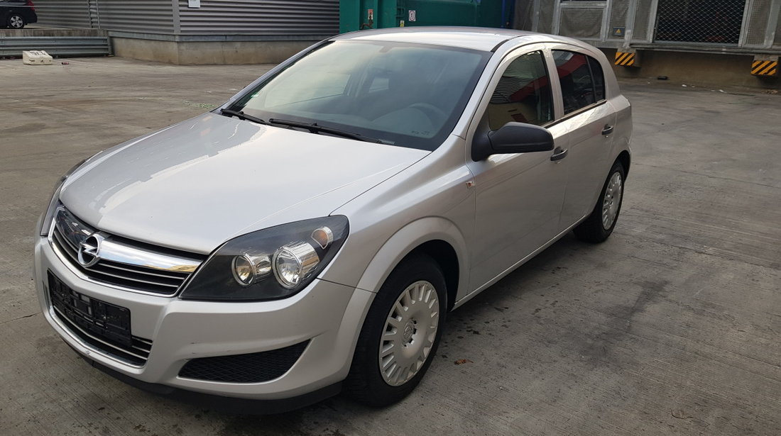 Opel Astra 1700 2010