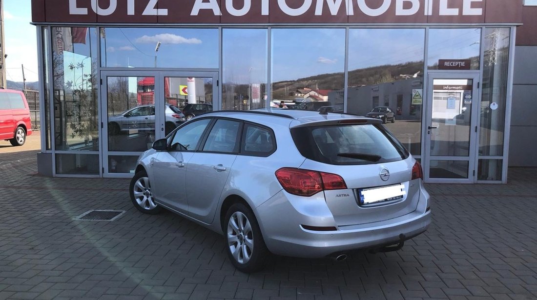 Opel Astra 2.0 2013