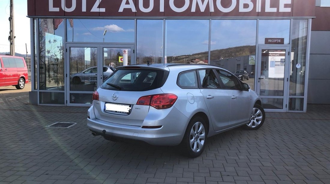 Opel Astra 2.0 2013