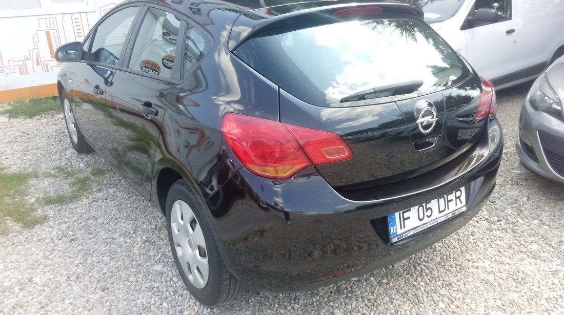 Opel Astra 2011