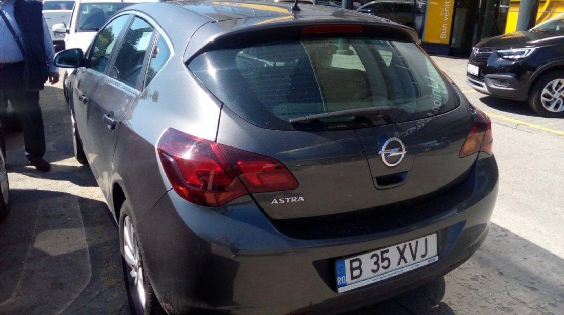 Opel Astra 2011