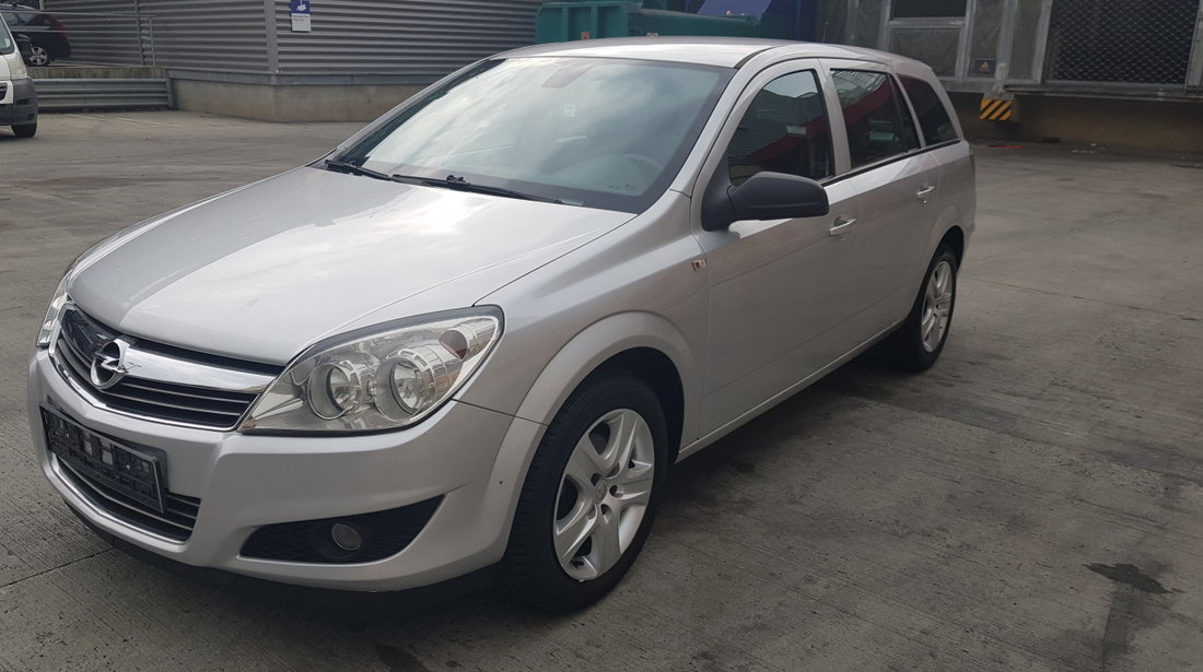 Opel Astra Benzina 2010