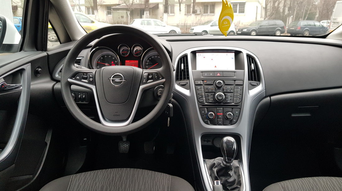 Opel Astra Benzina 2014