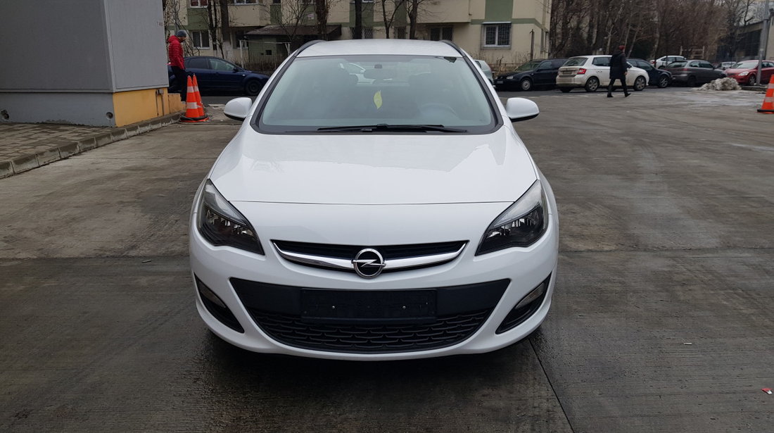 Opel Astra Benzina 2014