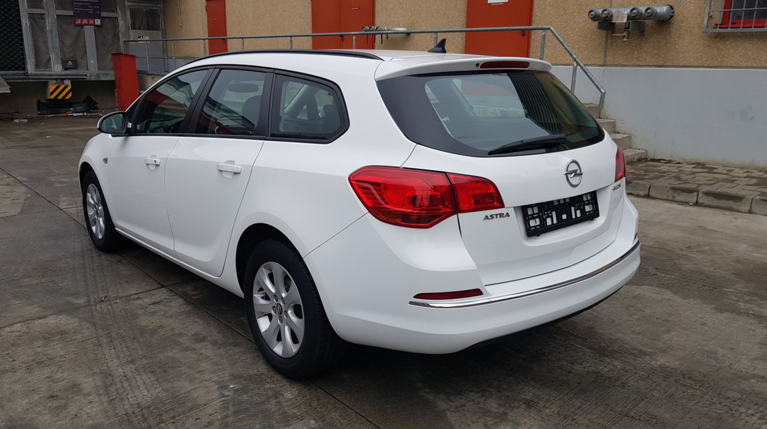 Opel Astra Benzina 2014