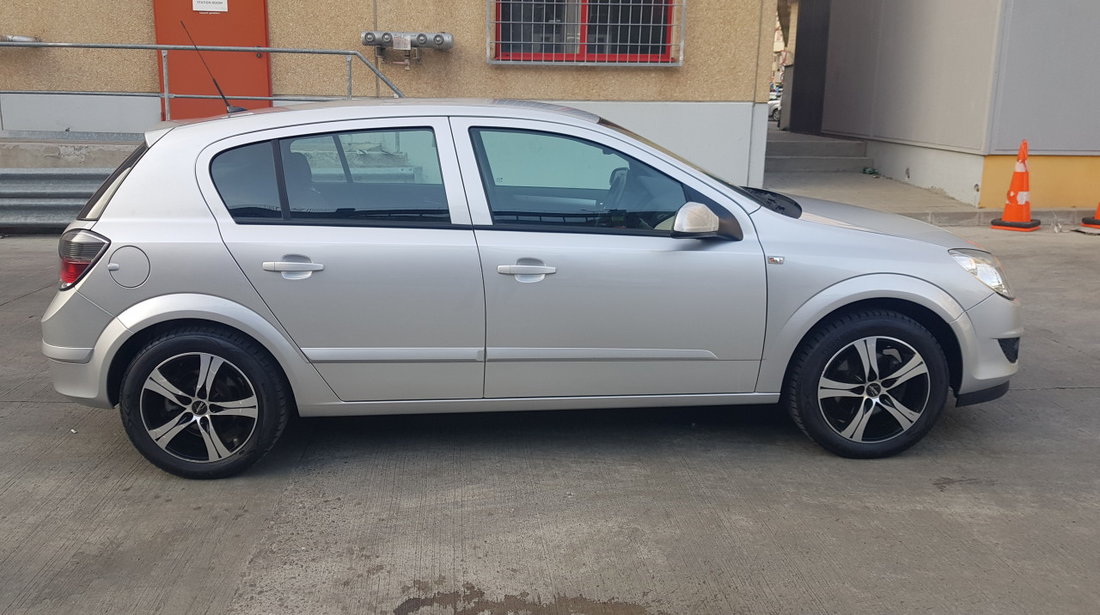 Opel Astra benzina+gpl 2009