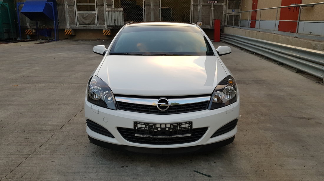 Opel Astra Coupe 2009