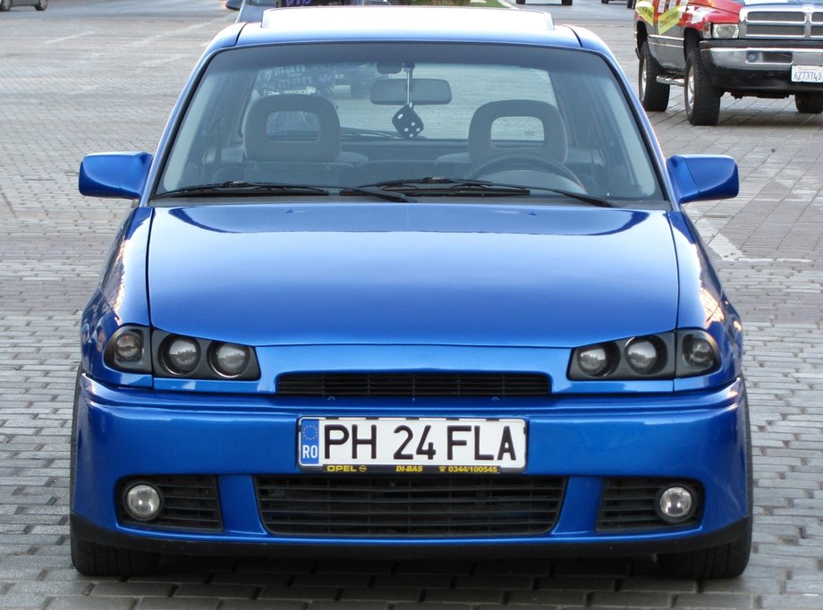 Opel Astra F GT
