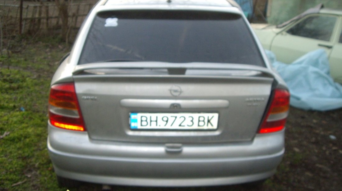 Opel Astra G hatchback avariat