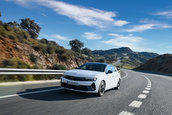 Opel Astra GSe - Galerie foto
