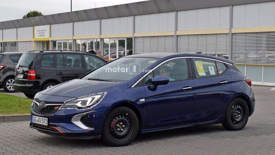 Opel Astra GSi- poze spion