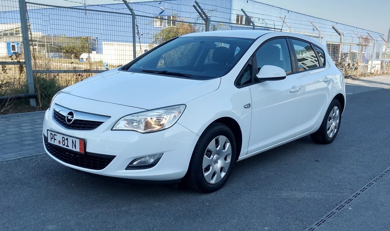 Opel Astra J 4 usi Scurt 1,4 B. Turbo 12