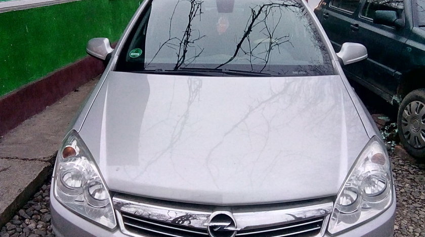 Opel Astra Ooo 2010