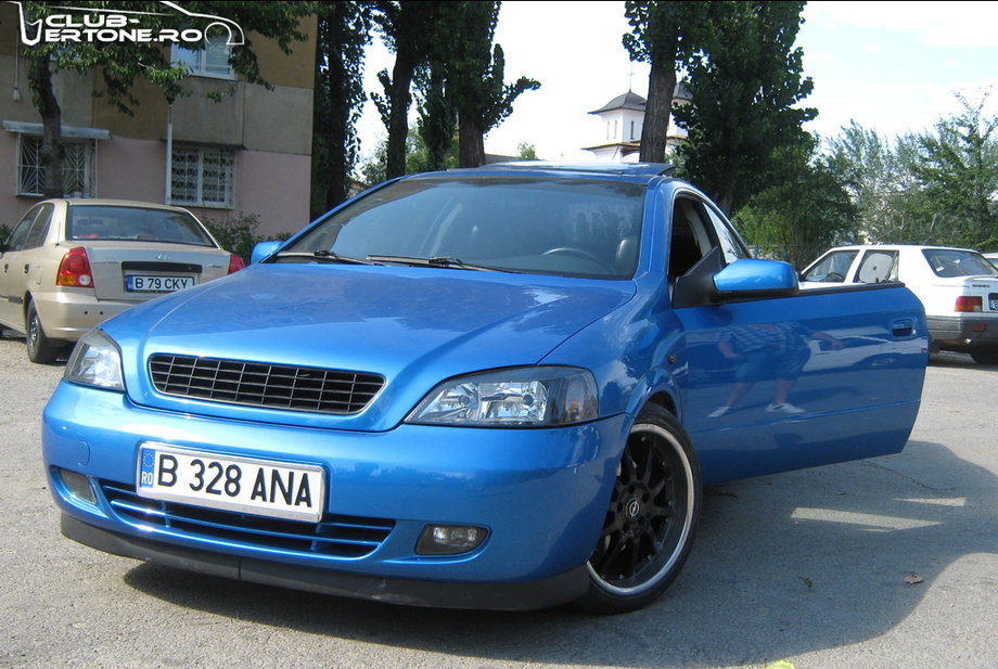 Opel Astra OpC Blue