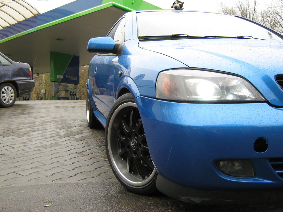 Opel Astra OpC Blue