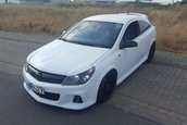 Opel Astra OPC de 400 CP