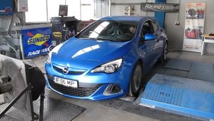 Opel Astra OPC la Racing Code 1