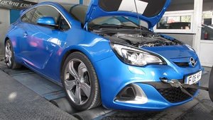 Opel Astra OPC la Racing Code 3