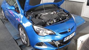 Opel Astra OPC la Racing Code 4