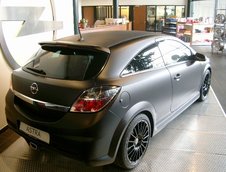 Opel Astra OPC Limited Edition Black