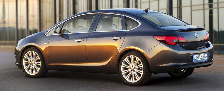 Opel Astra Sedan - Primele imagini cu noua generatie! Opel Astra Sedan - Primele imagini cu noua generatie!