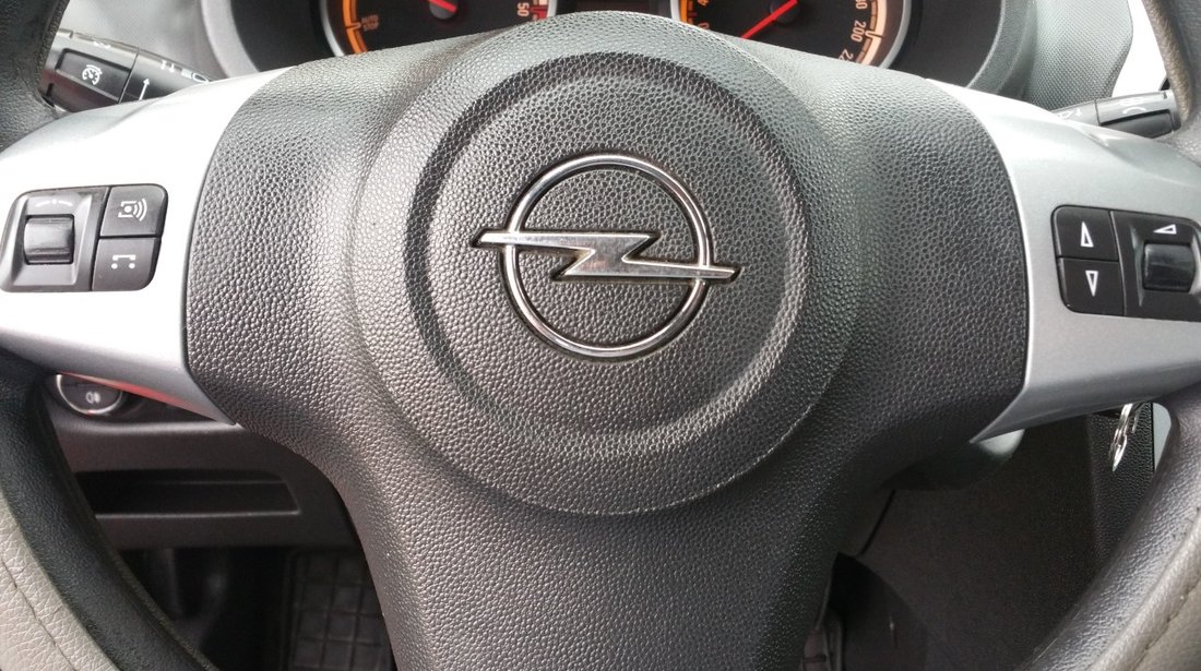 Opel Corsa 1.3 cdti 2012