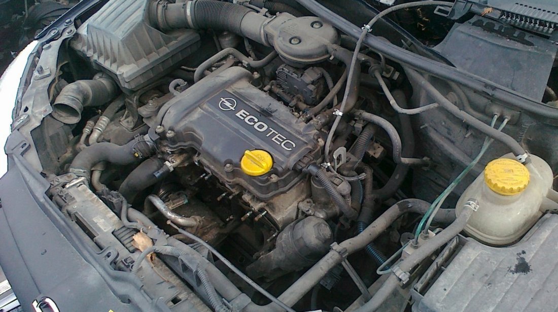 Opel corsa c 5usi an 2001 motor 1 2 16v tip z12xe