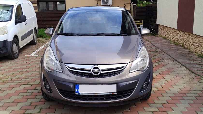 Opel Corsa S-D 1,3 CDTI 95 cp impecabil fara elemente revopsite an fab. 2011