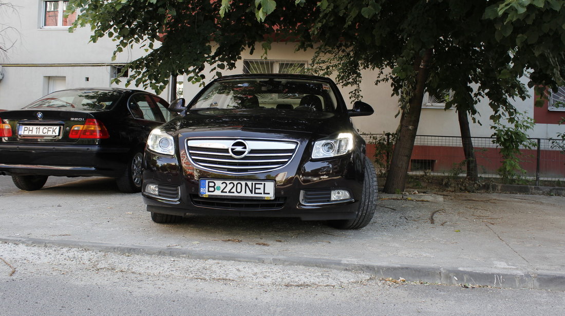 Opel Insignia 2.0 L 2011