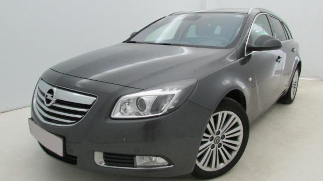 Opel Insignia Cosmo 2.0 CDTi 16v 160 CP M6 Start&Stop Sports Tourer 4x4 2012