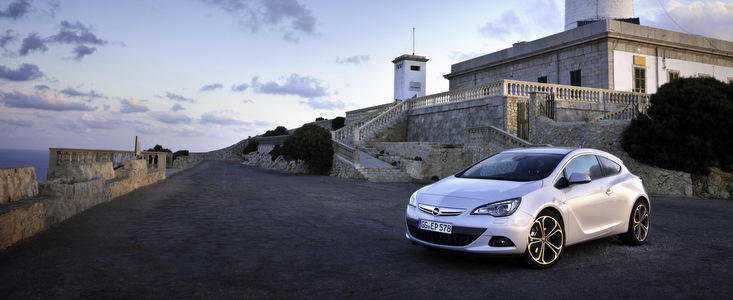 Opel isi deschide portile pentru prezentarea a trei noi modele